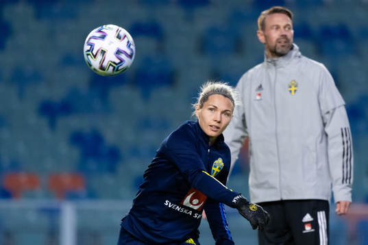 Goalkeeper Jennifer Falk