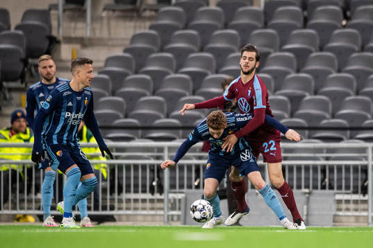 Djurgårdens Aslak Witry och Malmö FFs Adi Nalic