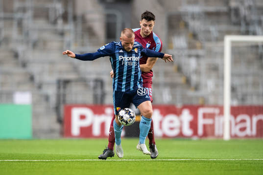 Djurgårdens Nicklas Bärkroth och Malmö FFs Anel