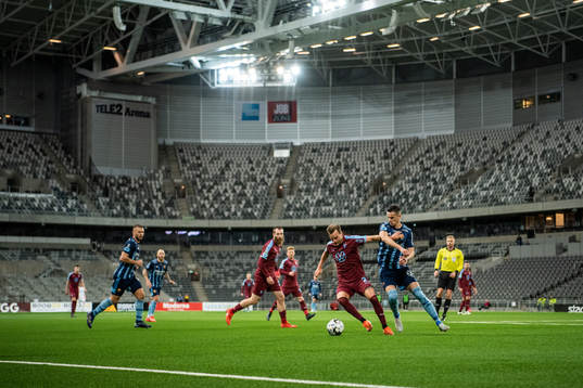 Malmö FFs Eric Larsson och Djurgårdens Haris Radetinac