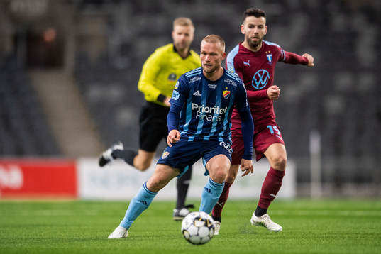 Djurgårdens Nicklas Bärkroth och Malmö FFs Erdal Rakip