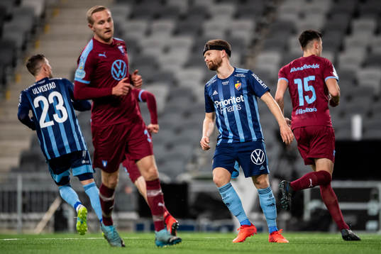 Djurgårdens Jacob Une Larsson deppar