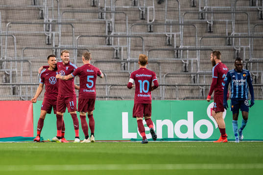 Malmö FFs Ola Toivonen jublar med lagkamrater