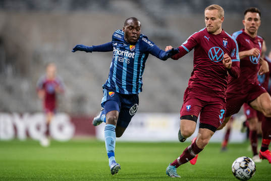 Djurgårdens Edward Chilufya och Malmö FFs Franz Brorsson