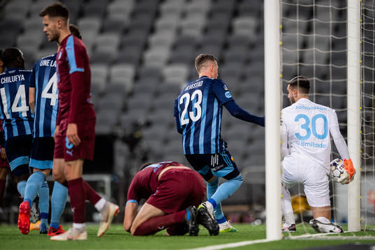 Djurgårdens Fredrik Ulvestad och Malmö FFs målvakt Marko
