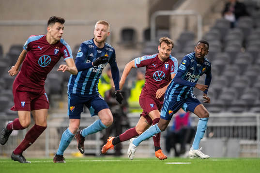 Malmö FFs Eric Larsson och Djurgårdens Mattias Mitku