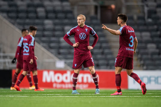 Malmö FFs Franz Brorsson och Jonas Knudsen  deppar