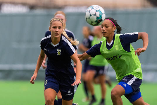 Novalie Jensen och Alicia Hall Hellström