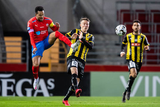 Helsingborgs Martin Olsson och Häckens Viktor Lundberg