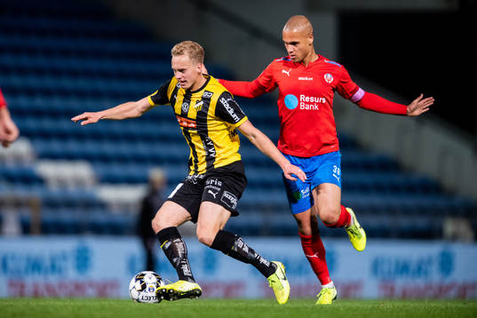 Häckens Gustav Berggren och Helsingborgs Anthony van