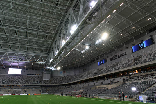 Stängt tak på Tele2 Arena
