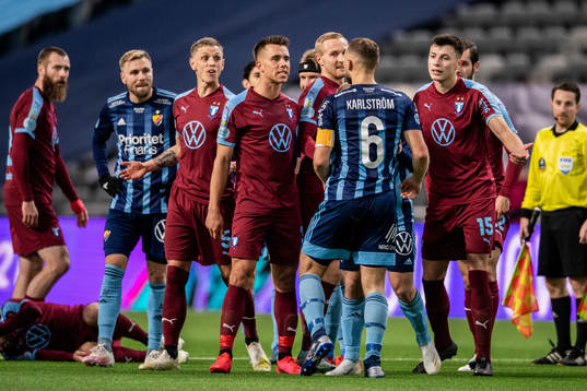 Malmö FFs Jonas Knudsen och Anel Ahmedhodzic i en