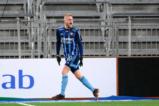 Djurgårdens Kalle Holmberg jublar