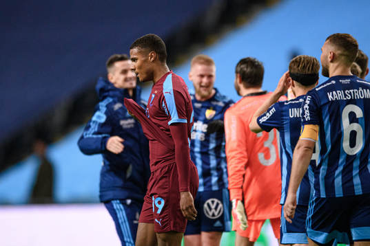 Malmö FFs Amin Sarr deppar