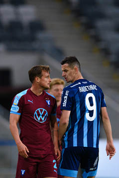 Malmö FFs Eric Larsson och Djurgårdens Haris Radetinac