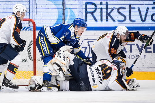 Leksands Emil Heineman och Djurgårdens målvakt Niklas