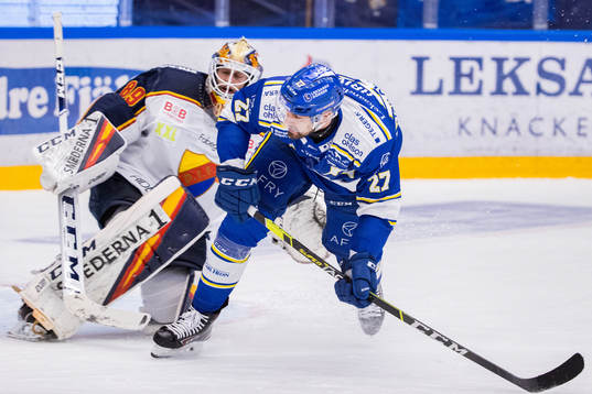 Leksands Marek Hrivík oroar mot Djurgårdens målvakt
