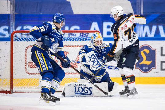 Leksands målvakt Janne Juvonen och Patrik Norén och