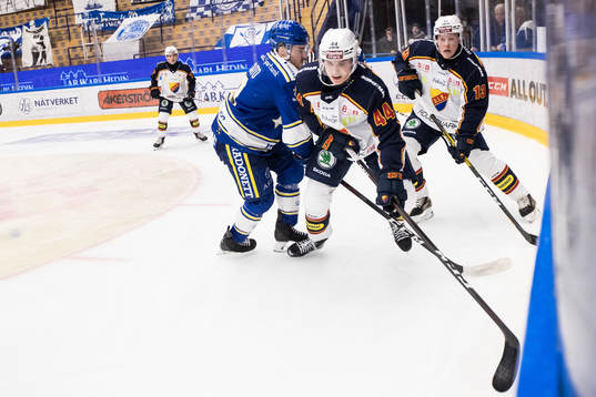Leksands Matt Caito och Djurgårdens Anton Larsson
