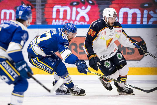 Leksands Marek Hrivík och Djurgårdens Robin Norellunder
