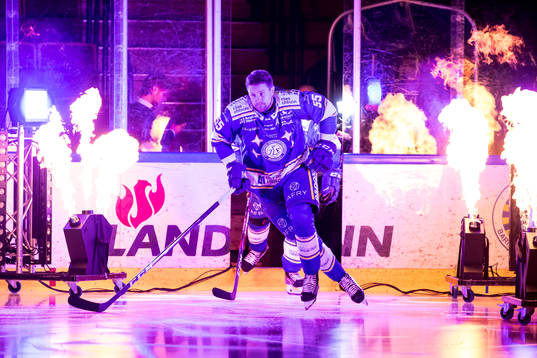 Leksands Jonas Ahnelöv gör entre