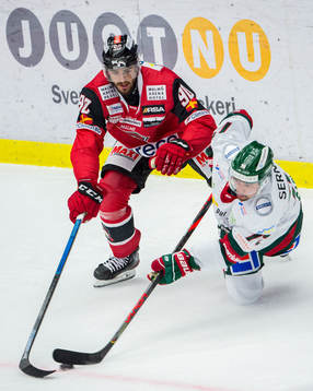 Malmö Redhawks Joe Veleno och Frölundas Patrik Carlsson