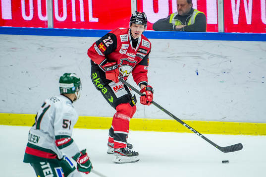 Malmö Redhawks Lars Bryggman mot Frölundas Mats Rosseli