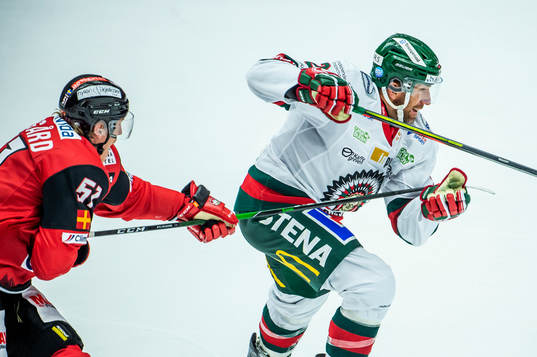 Frölundas Joel Lundqvist mot Malmö Redhawks Emil