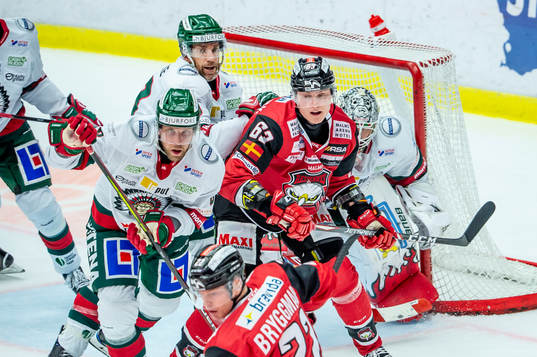 Malmö Redhawks Fredrik Händemark och Lars Bryggman mot