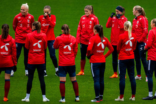 Maria Thorisdottir, Guro Reiten, Maren Mjelde and Kristine