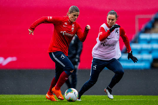 Maren Mjelde and Vilde Bøe Risa of the Norwegian women’s