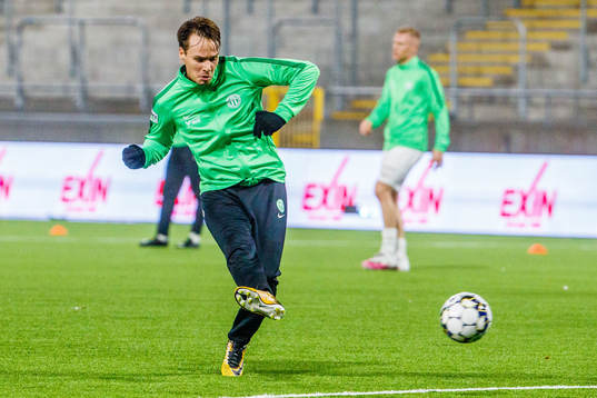 Västerås Viktor Prodell innan fotbollsmatchen i
