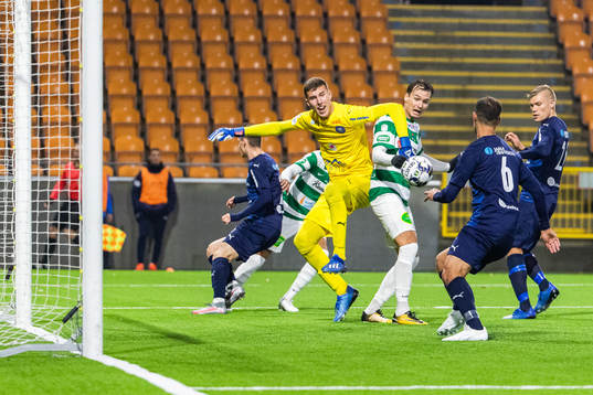 Akropolis målvakt Samuel Brolin och Västerås Viktor