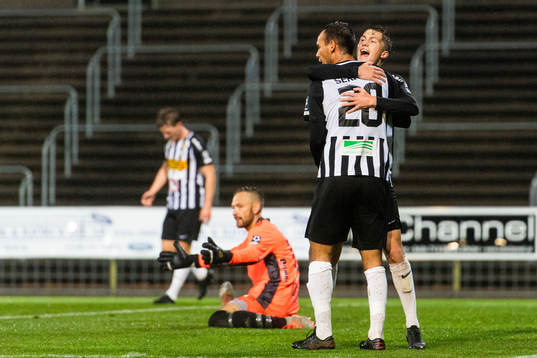 Landskronas Sumar Almadjed och Kevin Jensen jublar
