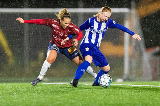 Bläddra bland fler bilder av Fotboll, Dam, Div 4, Örgryte - IFK Göteborg