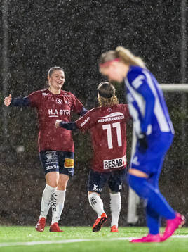 Örgrytes Mikaela Utas jublar med My Olofsson Hjelm