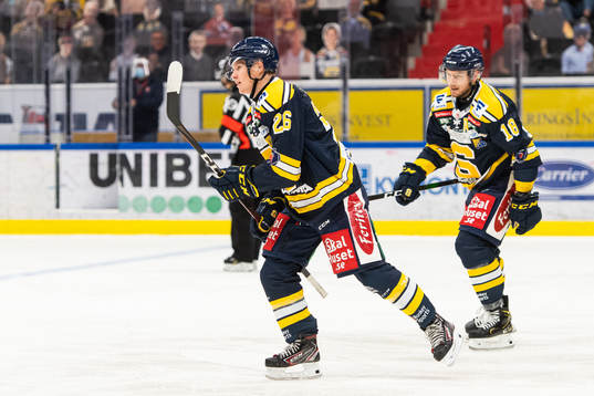 Södertäljes Anton Heikkinen jublar