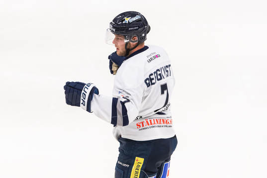 Karlskogas Axel Bergkvist jublar