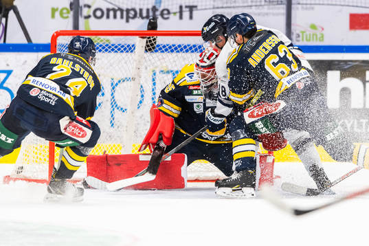 Karlskogas Aleksi Rekonen gör 4-2