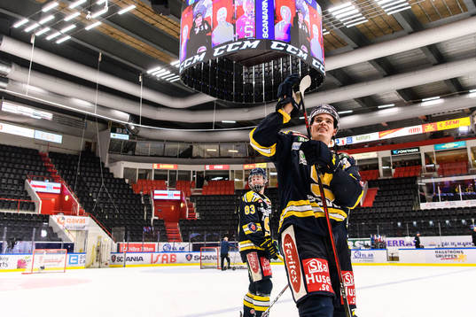 Södertäljes Lukas Vejdemo jublar