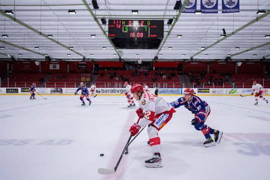 Bläddra bland fler bilder av Ishockey, HockeyEttan Södra, Tyringe - Troja Ljungby