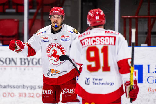 Trojas Karl Olofsson jublar