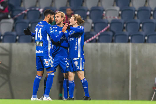 Sundsvalls Oliver Berg jublar med Pontus Engblom och Paya