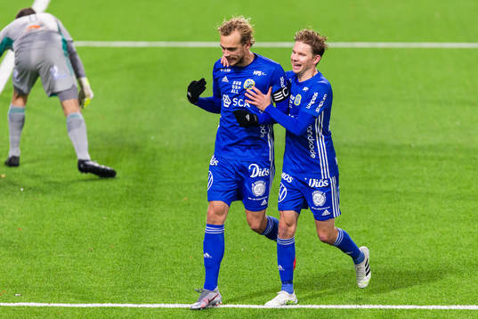Sundsvalls Pontus Engblom jublar med Johan Blomberg