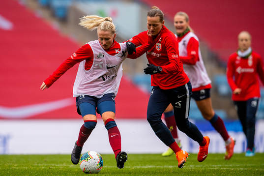 Thea Bjelde and Kristine Minde of the Norwegian women’s