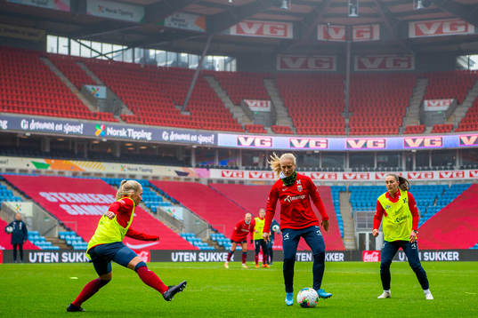 Thea Bjelde, Amalie Vevle Eikeland and Vilde Bøe Risa of