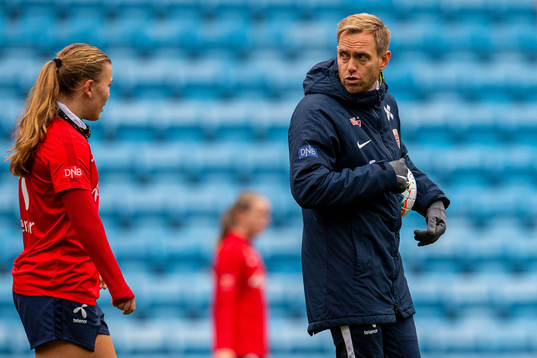 Olaug Tvedten and Martin Sjögren, head coach of the