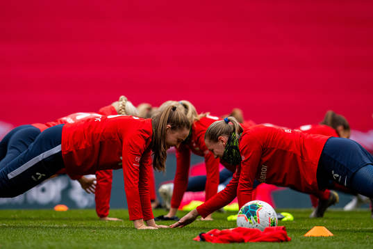 Vilde Hasund and Elisabeth Terland of the Norwegian