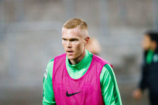 Västerås David Engström innan fotbollsmatchen i