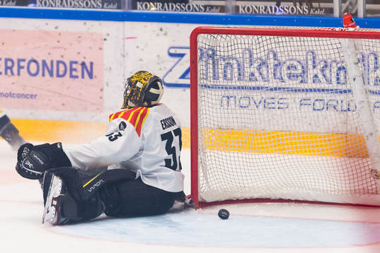 s Simon Önerud gjort 2-1under ishockeymatchen i SHL mellan